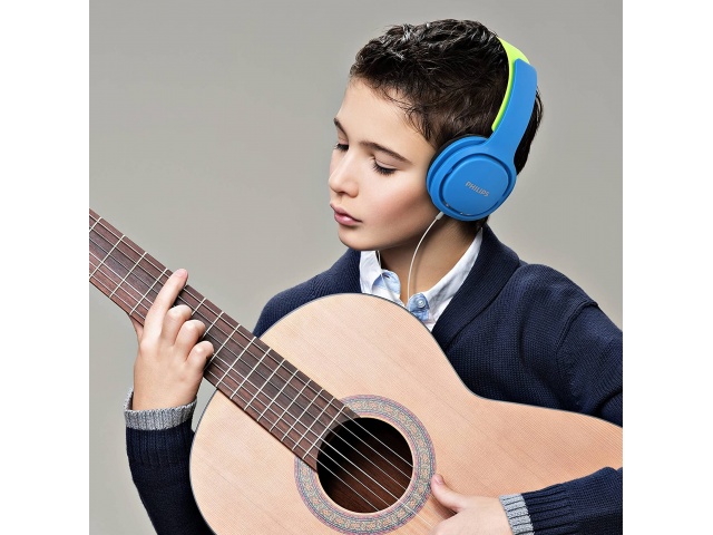 Deja que tus hijos disfruten de su música favorita con los Auriculares Philips SHK2000. Su diseño en verde y el conector de 3,5mm los hacen perfectos para cualquier dispositivo. Con 40mW de potencia, ofrecen un sonido seguro y divertido. ¡Regala una exper