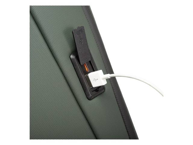 Lleva tu estilo y seguridad al siguiente nivel, capacidad para laptops de hasta 15.6", resistente al agua, sistema anti robo, y puertos USB y Micro USB integrados. Perfecta para cualquier aventura diaria. 