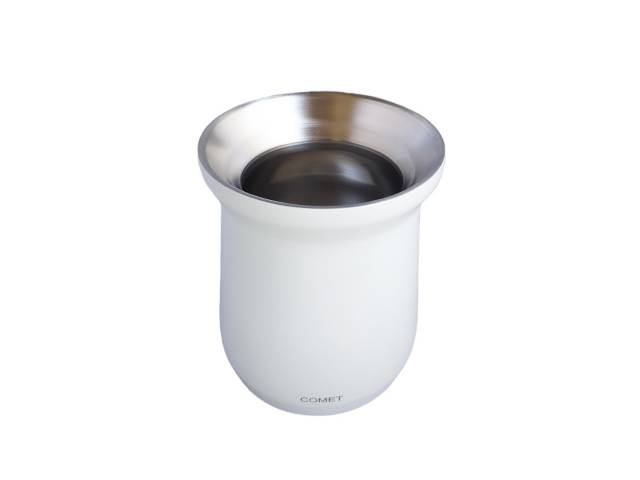 Combo  termo de acero inoxidable de 1 litro que mantiene la temperatura de tus bebidas por 12 horas y un mate de acero inoxidable de 260 ml. El termo tiene un diseño ergonómico con asa para un agarre cómodo y un tapón cebador para cebar mate fácilmente.