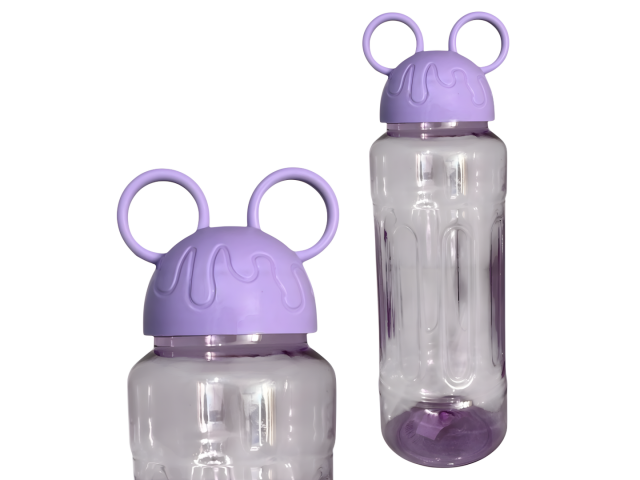 Botella lila de 300 ml para niños, hecha de plástico ligero y resistente. Con tapa segura y agarraderas, es fácil de usar. Ideal para mantener a los pequeños hidratados en casa, en la escuela o al aire libre. Perfecta para jugos y agua.