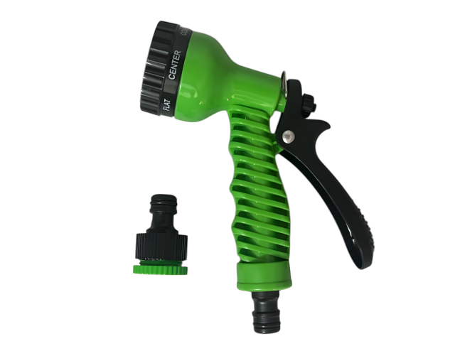 Manguera retráctil expandible de 15 metros en color verde, fabricada en látex sintético. Incluye pistola de 7 funciones y acoples. Su diseño ligero y compacto facilita el riego en jardines y patios. Ideal para ajustar la presión del agua y mantener tus es