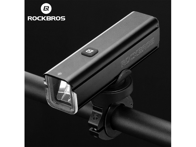 La Linterna LED Rockbros RHL400 es tu compañera ideal. Con 400 lúmenes y certificación IPX6, ofrece una iluminación potente y resistente al agua. Su diseño en negro la hace estilizada y práctica. ¡Prepárate para iluminar tus aventuras al aire libre! 