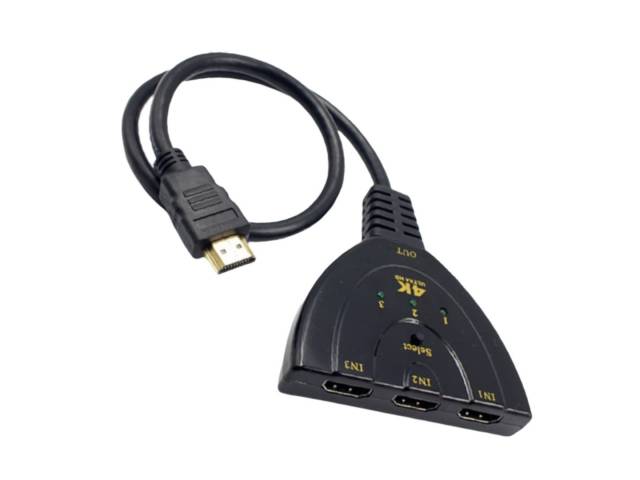 Optimiza tu entretenimiento con el Switch HDMI de 3 puertos en negro. Conecta múltiples dispositivos y cambia entre ellos fácilmente, sin complicaciones. Ideal para televisores, consolas y reproductores, garantiza una calidad de imagen excepcional.  