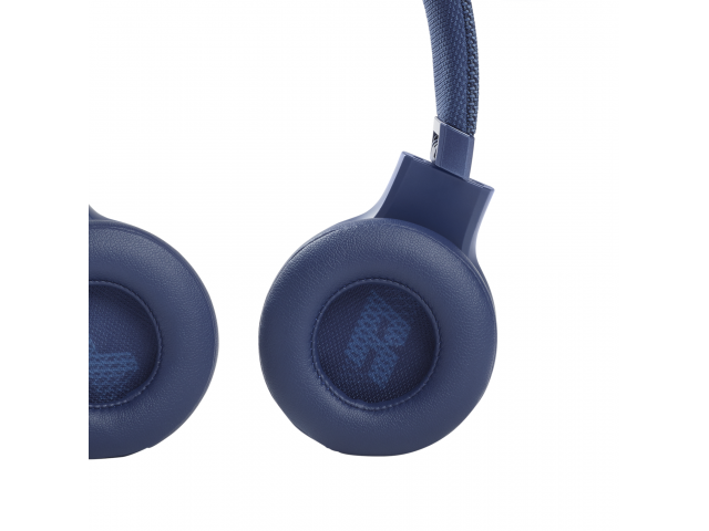 Eleva tu experiencia musical con los auriculares JBL Live 460NC. Diseño cómodo, Bluetooth y calidad de sonido superior. ¡Consíguelo en moderno azul y disfruta de la música!