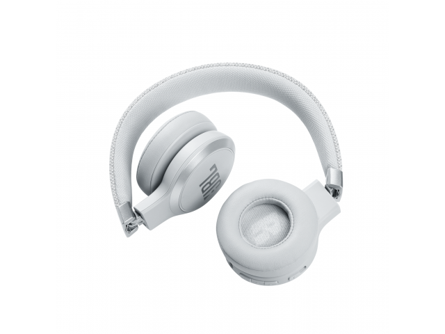 Eleva tu experiencia musical con los auriculares JBL Live 460NC. Diseño cómodo, Bluetooth y calidad de sonido superior. ¡Consíguelo en moderno blanco y disfruta de cada nota!