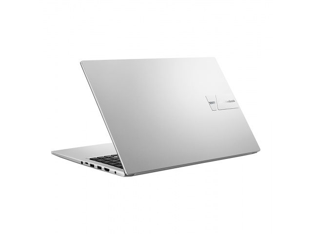 Potencia y rendimiento se unen en la Asus Vivobook. Con 15,6'', Ryzen 7 y 16GB de RAM, es ideal para cualquier tarea. ¡Hazte con la tuya en elegante plateado!