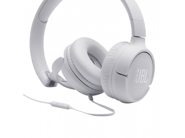 Disfruta de un sonido nítido con los Auriculares Cableados 3,5mm JBL Tune 500 32mm en blanco. Diseño elegante y comodidad para tu día a día.