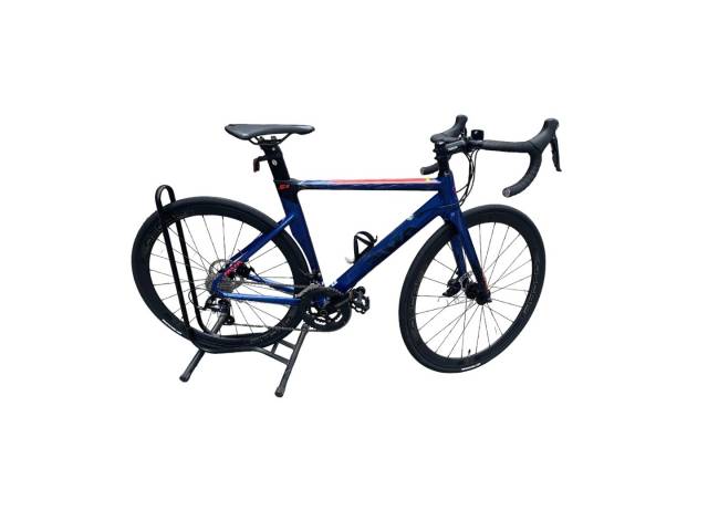 Domina cada kilómetro con la Bicicleta Java Siluro 3 Ruta 700C, 22V, Talle 44. Ligereza y tecnología avanzada para ciclistas aficionados y profesionales.