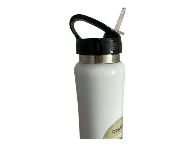 La Botella Deportiva Acero Inoxidable 750ml Comet compañera perfecta para tus entrenamientos y actividades al aire libre. Con acero inoxidable de alta calidad, esta botella es resistente a golpes y arañazos