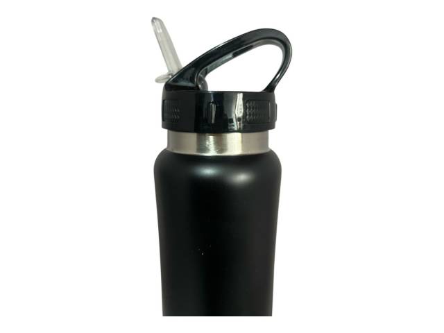 La Botella Deportiva Acero Inoxidable 750ml Comet compañera perfecta para tus entrenamientos y actividades al aire libre. Con acero inoxidable de alta calidad, esta botella es resistente a golpes y arañazos