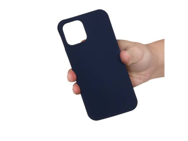 Protege tu iPhone  con estilo con esta funda de silicona.  Fabricada con silicona suave y flexible, esta funda se adapta perfectamente a tu teléfono y lo protege de arañazos, golpes y caídas.