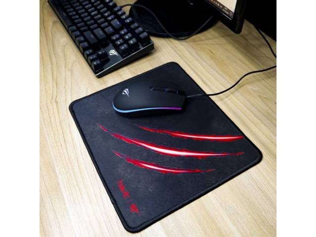 Combo Gamer GD12! Este increíble paquete incluye un teclado retroiluminado, un mouse de precisión, una alfombrilla antideslizante y un joystick diseñado para ofrecerte el control absoluto en cada partida. 