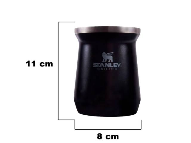 Lleva tu tradición a cualquier lugar con el Combo Mate y Bombilla Stanley Classic Verde de Acero Inoxidable. Perfecto para momentos especiales. 