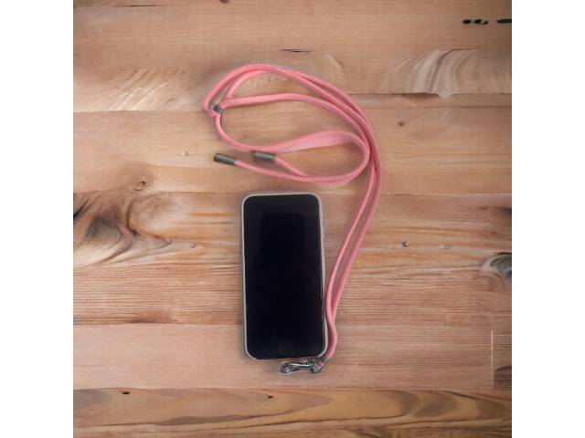 Mantén tu celular siempre a mano con el Cordón Correa Cuello Para Celular Universal - Unisex. Este cordón es ajustable y se adapta a cualquier tipo de celular. Además, es resistente y duradero, y te permite tener tu celular siempre a la vista.