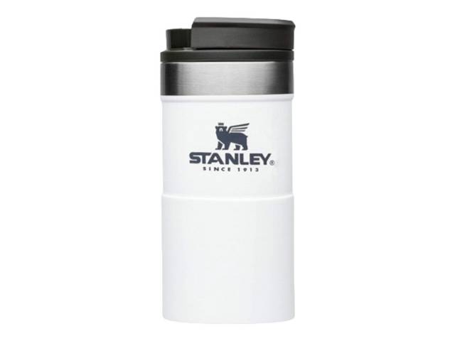 Disfruta de bebidas calientes o frías con la Jarra Térmica Stanley The Neverleak 8.5 oz 250 ml. Calidad Stanley que nunca falla.