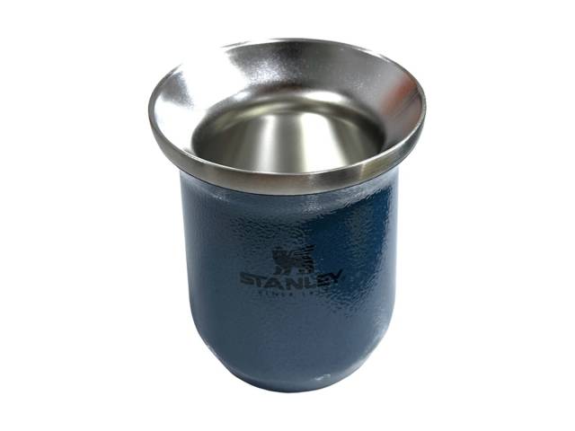 Lleva tu mate a cualquier parte con el Mate Stanley 236ml de Acero Inoxidable. Perfecto para mantener tu bebida caliente por más tiempo. Garantía de por vida. 