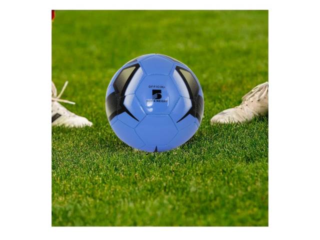  ¡Domina el campo con nuestra pelota de fútbol de alta calidad! Diseñada con un material sintético que imita el cuero, esta pelota garantiza resistencia y durabilidad en cada partido. 