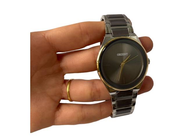 Combina estilo y funcionalidad con el Reloj ORIENT para Dama. Con su movimiento de cuarzo preciso, resistencia al agua  este reloj es perfecto para cualquier ocasión.