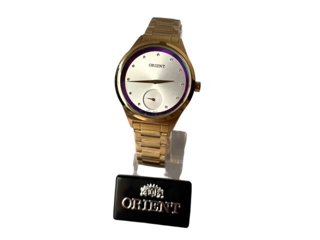 Combina estilo y funcionalidad con el Reloj ORIENT para Dama. Con su movimiento de cuarzo preciso, resistencia al agua de 50 metros y pulsera de metal, este reloj es perfecto para cualquier ocasión.