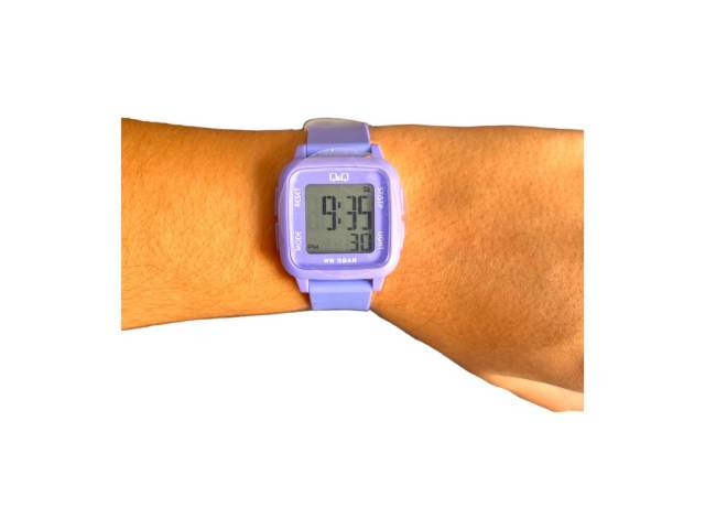 Reloj Q&Q Digital: estilo y precisión en tu muñeca. Alarma, cronómetro, doble hora, silicona, resistente al agua. Elegante y funcional. Regalo perfecto.