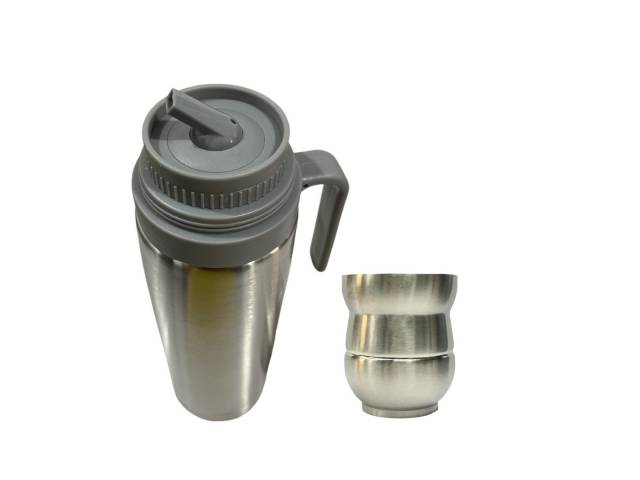 Tu compañero perfecto para el mate! El combo Comet te permite disfrutar de un mate caliente en cualquier lugar y a cualquier hora. Con su diseño elegante y su capacidad de mantener la temperatura.