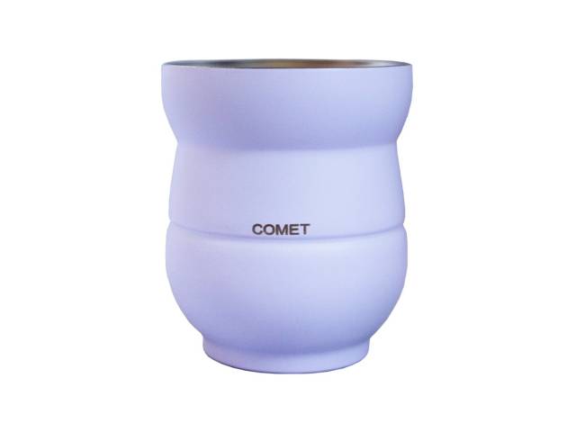 Tu compañero perfecto para el mate! El combo Comet te permite disfrutar de un mate caliente en cualquier lugar y a cualquier hora. Con su diseño elegante y su capacidad de mantener la temperatura.