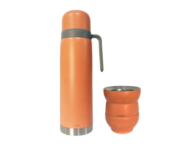 Tu compañero perfecto para el mate! El combo Comet te permite disfrutar de un mate caliente en cualquier lugar y a cualquier hora. Con su diseño elegante y su capacidad de mantener la temperatura.