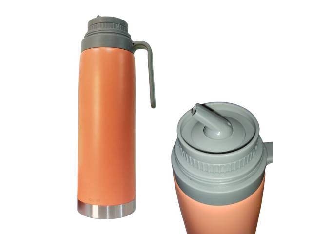 Tu compañero perfecto para el mate! El combo Comet te permite disfrutar de un mate caliente en cualquier lugar y a cualquier hora. Con su diseño elegante y su capacidad de mantener la temperatura.