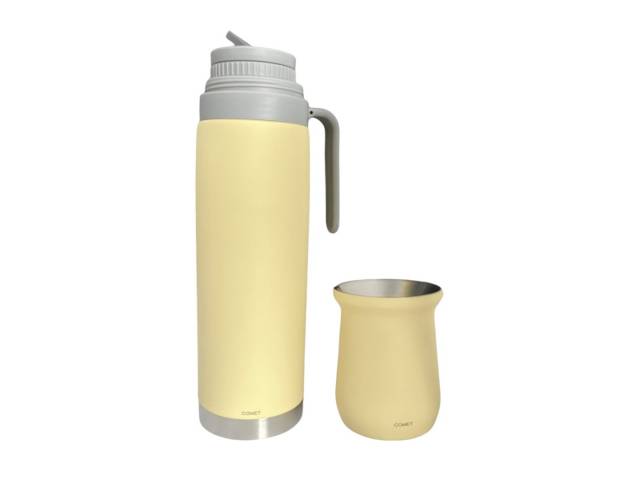 Tu COMBO ideal para cualquier ocasión. Con una capacidad de 1l y un diseño elegante, este termo de acero inoxidable mantendrá tus bebidas a la temperatura ideal . Incluye un mate de 160 ml para disfrutar de tu compañía favorita.